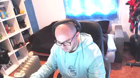 ravingr3d3 online show from February 2025 09:09:02 AM