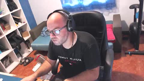 ravingr3d3 online show from September 2025 08:25:02 AM