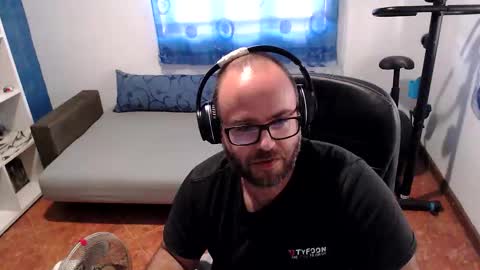 ravingr3d3 online show from September 2025 02:22:02 PM