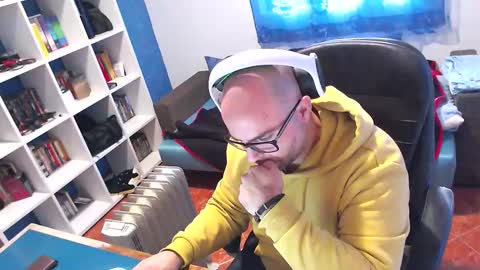 ravingr3d3 online show from December 2025 11:50:02 AM