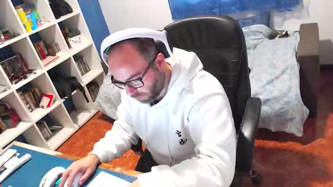 ravingr3d3 online show from January 2026 11:58:01 AM