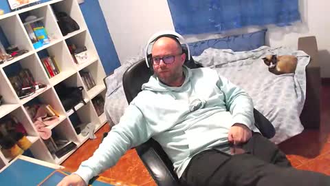 ravingr3d3 online show from February 2026 12:15:01 AM