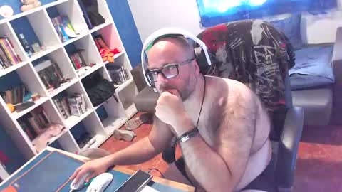 ravingr3d3 online show from May 2026 10:57:02 AM