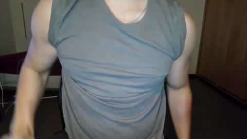 Snapshot of ravyn075 chatting on September 2025 03:16:02 AM Ravyn online show from September 2025 03:16:02 AM