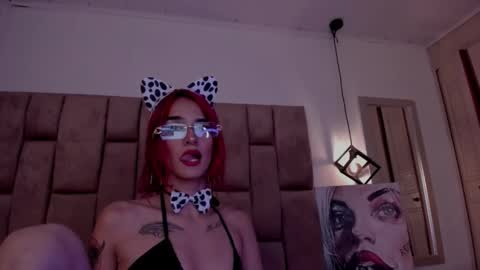 ravynrouge_ online show from October 2025 02:01:02 AM