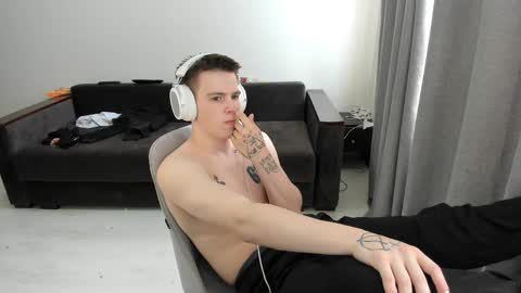 Snapshot of ray_hill chatting on April 2026 07:28:01 AM Ray online show from April 2026 07:28:01 AM