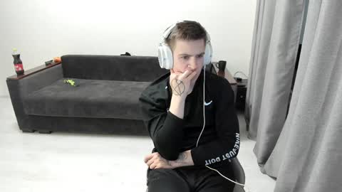 Snapshot of ray_hill chatting on April 2026 04:08:01 PM Ray online show from April 2026 04:08:01 PM