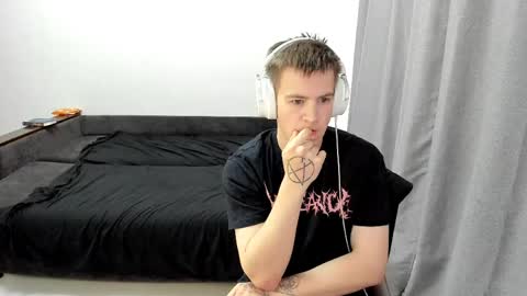 Snapshot of ray_hill chatting on April 2026 05:57:01 AM Ray online show from April 2026 05:57:01 AM