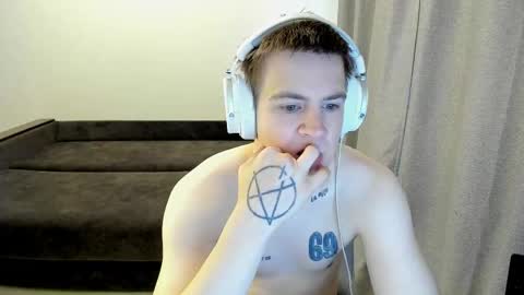 Snapshot of ray_hill chatting on April 2026 05:54:01 AM Ray online show from April 2026 05:54:01 AM