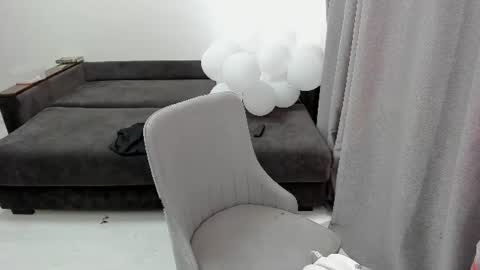 Snapshot of ray_hill chatting on July 2026 09:05:01 AM Ray online show from July 2026 09:05:01 AM