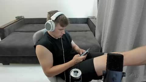 Snapshot of ray_hill chatting on August 2026 12:54:02 PM Ray online show from August 2026 12:54:02 PM