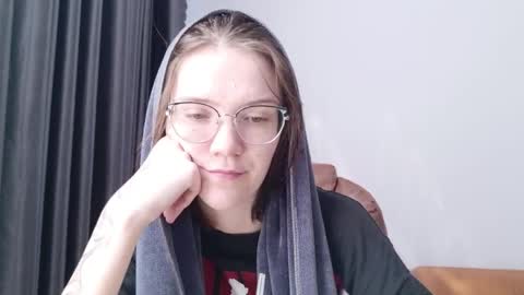Snapshot of ray_lol chatting on March 2026 01:29:02 AM Ray-Ray online show from March 2026 01:29:02 AM