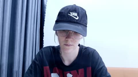Snapshot of ray_lol chatting on April 2026 01:52:02 PM Ray-Ray online show from April 2026 01:52:02 PM