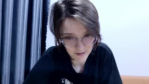 Snapshot of ray_lol chatting on April 2026 11:08:02 AM Ray-Ray online show from April 2026 11:08:02 AM
