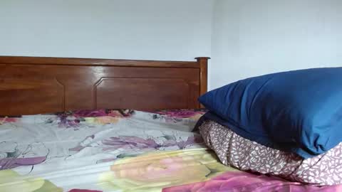 Snapshot of rayannzz chatting on November 2025 03:37:02 AM eyan online show from November 2025 03:37:02 AM