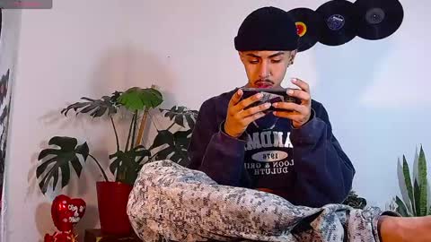 Rayn online show from December 2024 06:50:01 PM