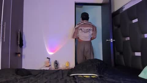 Rayn online show from September 2025 08:55:02 PM