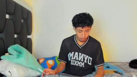 Rayn online show from October 2025 07:05:02 PM