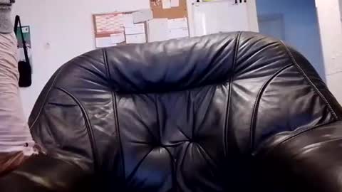 rayerdennis online show from October 2025 07:23:01 AM