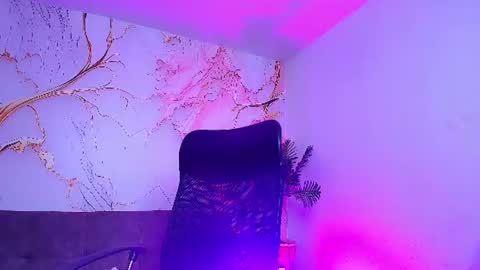raylin_escobar online show from June 2026 01:08:01 AM