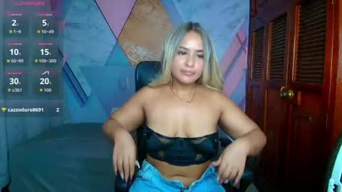 Snapshot of raylin_escobar chatting on July 2026 08:48:02 PM raylin_escobar online show from July 2026 08:48:02 PM