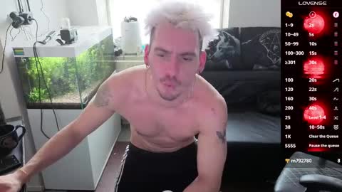 Snapshot of rayzel31 chatting on April 2026 11:19:01 AM Rayzel online show from April 2026 11:19:01 AM