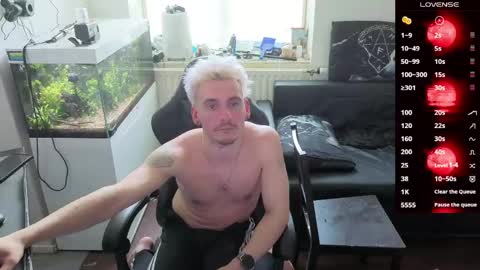 Snapshot of rayzel31 chatting on April 2026 11:43:01 AM Rayzel online show from April 2026 11:43:01 AM