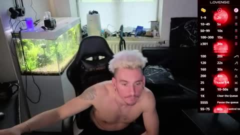 Snapshot of rayzel31 chatting on April 2026 06:02:01 PM Rayzel online show from April 2026 06:02:01 PM