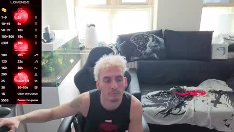 Snapshot of rayzel31 chatting on April 2026 08:56:02 AM Rayzel online show from April 2026 08:56:02 AM