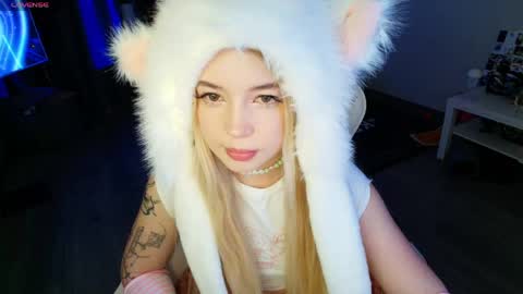 Snapshot of realeva chatting on May 2026 06:35:02 PM call me Eva 3 online show from May 2026 06:35:02 PM