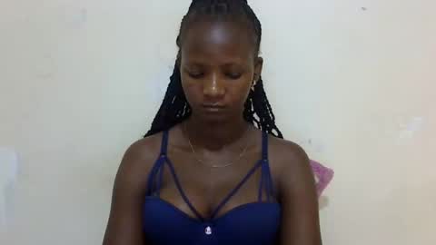 Snapshot of realqueen_ chatting on March 2025 06:41:01 AM queen online show from March 2025 06:41:01 AM