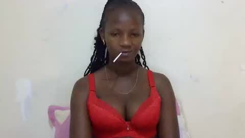 Snapshot of realqueen_ chatting on March 2025 05:06:02 PM queen online show from March 2025 05:06:02 PM