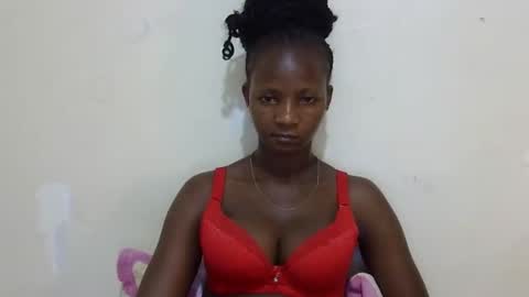 Snapshot of realqueen_ chatting on March 2025 08:11:02 PM queen online show from March 2025 08:11:02 PM