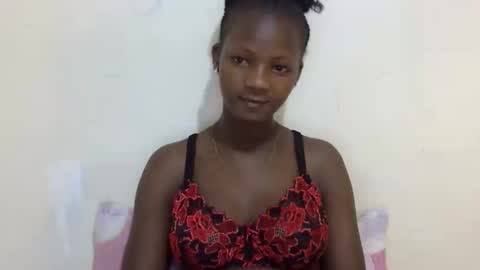 Snapshot of realqueen_ chatting on March 2025 03:56:01 AM queen online show from March 2025 03:56:01 AM