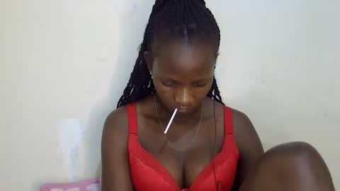 Snapshot of realqueen_ chatting on March 2025 04:43:02 AM queen online show from March 2025 04:43:02 AM