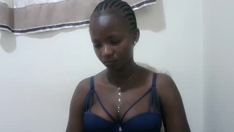 Snapshot of realqueen_ chatting on October 2025 10:25:01 AM queen online show from October 2025 10:25:01 AM