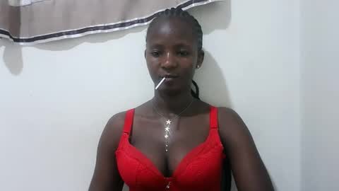 Snapshot of realqueen_ chatting on October 2025 05:02:02 PM queen online show from October 2025 05:02:02 PM
