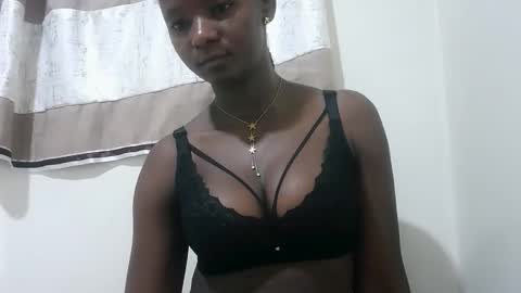 Snapshot of realqueen_ chatting on October 2025 09:15:01 PM queen online show from October 2025 09:15:01 PM