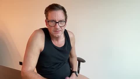 Snapshot of realstuff_ chatting on November 2025 02:07:01 PM realstuff_ online show from November 2025 02:07:01 PM