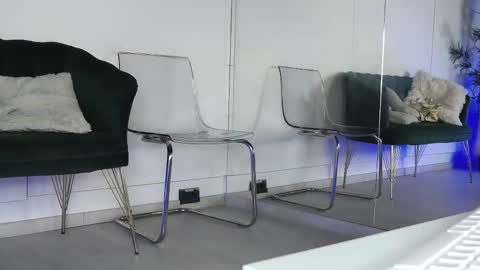 rebbeccaray online show from January 2026 07:52:01 PM