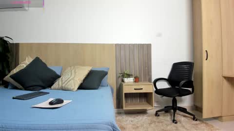 I invite you to my birthday on November 3th  online show from February 2026 09:18:02 PM