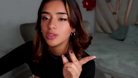 Snapshot of rebeca_cortez55 chatting on November 2025 10:19:02 PM Rebecca online show from November 2025 10:19:02 PM