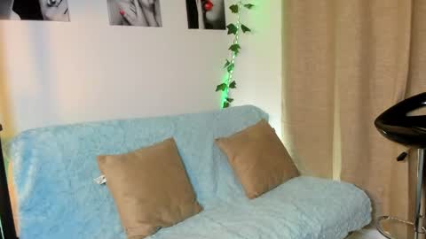 Snapshot of rebeca_marchetti chatting on April 2026 08:33:02 PM Rebeca Marchetti online show from April 2026 08:33:02 PM