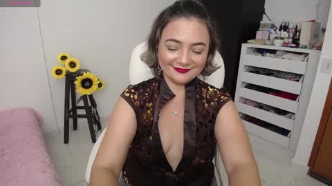 Snapshot of rebeca_milf chatting on December 2024 11:02:01 PM REBECA online show from December 2024 11:02:01 PM