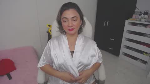 Snapshot of rebeca_milf chatting on December 2024 12:33:02 PM REBECA online show from December 2024 12:33:02 PM