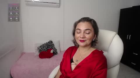 Snapshot of rebeca_milf chatting on December 2024 11:17:02 AM REBECA online show from December 2024 11:17:02 AM