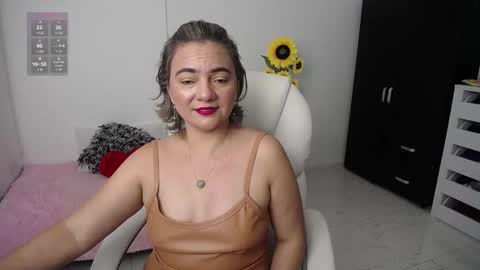 Snapshot of rebeca_milf chatting on December 2024 01:36:02 PM REBECA online show from December 2024 01:36:02 PM