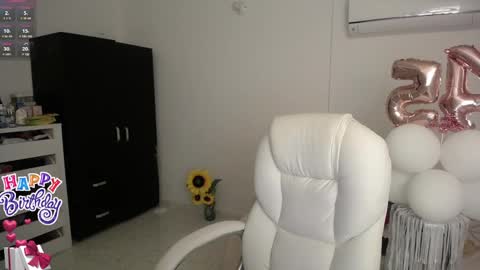 Snapshot of rebeca_milf chatting on January 2025 12:55:01 PM REBECA online show from January 2025 12:55:01 PM