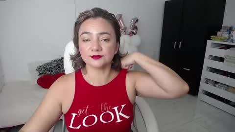 Snapshot of rebeca_milf chatting on January 2025 01:00:01 PM REBECA online show from January 2025 01:00:01 PM