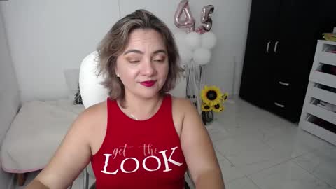 Snapshot of rebeca_milf chatting on January 2025 02:10:01 AM REBECA online show from January 2025 02:10:01 AM